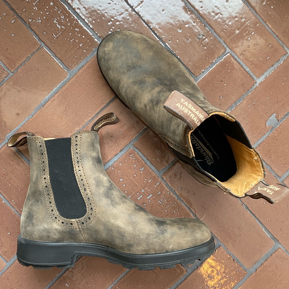 Blundstone high-top boots, rustic brown